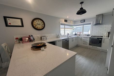 Photo of property in 108 Pacific Drive, Fitzherbert, Palmerston North, 4410