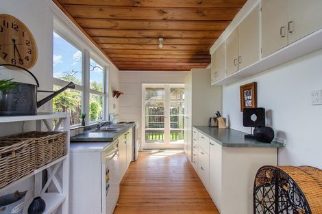 Photo of property in 9a Farnworth Avenue, Holdens Bay, Rotorua, 3010