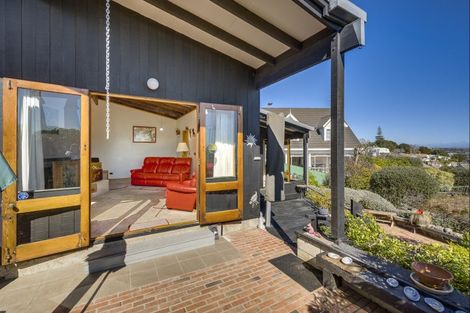 Photo of property in 34 Roslyn Road, Bluff Hill, Napier, 4110