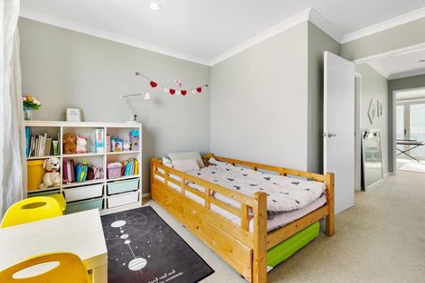 Photo of property in 7n Clearwater Cove, West Harbour, Auckland, 0618