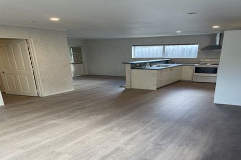 Photo of property in 22 Millstream Drive, Henderson, Auckland, 0610