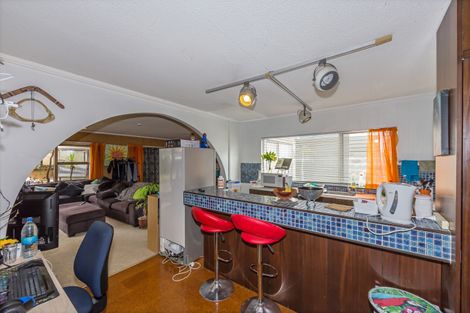 Photo of property in 38 Cliff Road, Torbay, Auckland, 0630