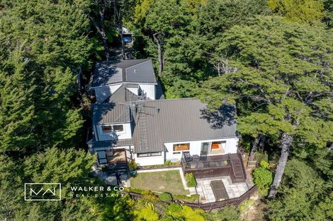 Photo of property in 10 Tiniroa Grove, Silverstream, Upper Hutt, 5019