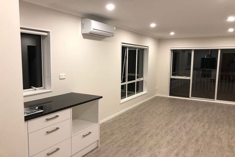 Photo of property in 28 Pooley Street, Pakuranga Heights, Auckland, 2010