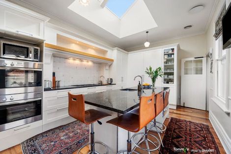 Photo of property in 64 Hill Street, Thorndon, Wellington, 6011