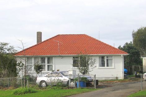 Photo of property in 30 Lincoln Park Avenue, Massey, Auckland, 0614
