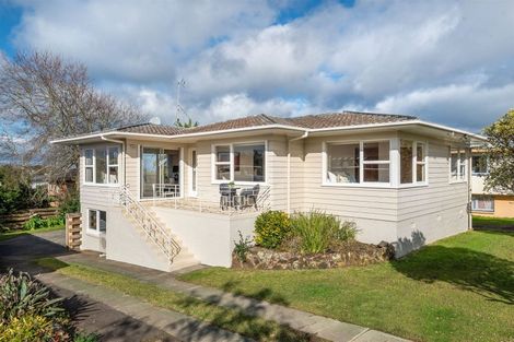 Photo of property in 225 Forrest Hill Road, Forrest Hill, Auckland, 0620