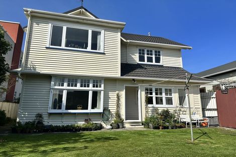 Photo of property in 14 Selwyn Terrace, Thorndon, Wellington, 6011