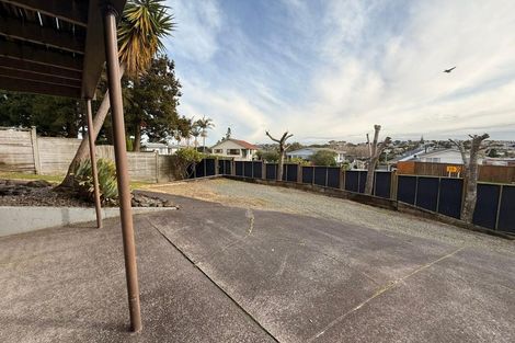 Photo of property in 28 Velma Road, Hillcrest, Auckland, 0627