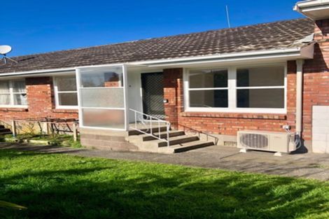 Photo of property in 4/15 Gladstone Road, Northcote, Auckland, 0627