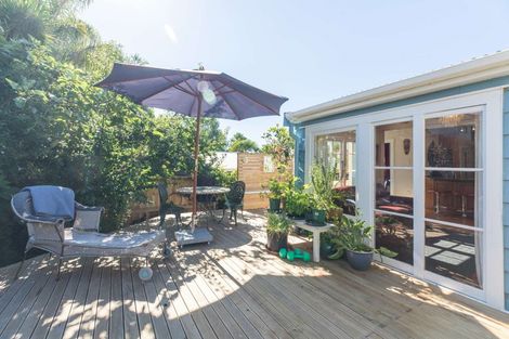 Photo of property in 731 Swanson Road, Swanson, Auckland, 0612