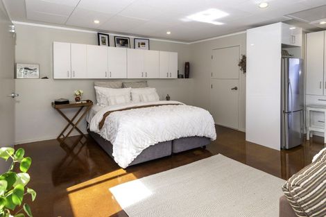 Photo of property in 4 Sarah Place, Farm Cove, Auckland, 2012