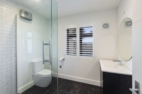 Photo of property in 1a Palliser Road, Roseneath, Wellington, 6011