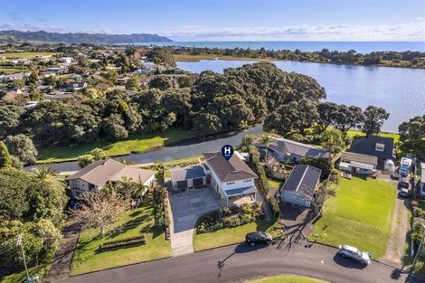 Photo of property in 46 Roretana Drive, Athenree, Katikati, 3177