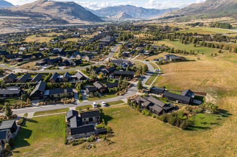 Photo of property in 19 Pendeen Crescent, Jacks Point, Queenstown, 9371