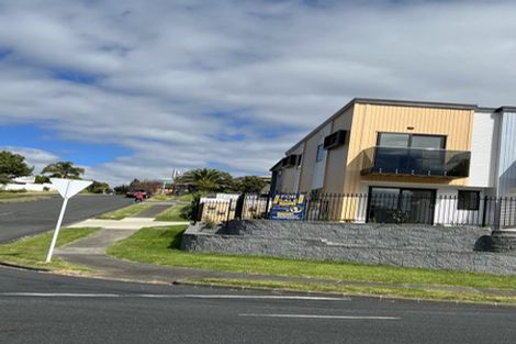 Photo of property in 1/40 Mark Edward Drive, Half Moon Bay, Auckland, 2012
