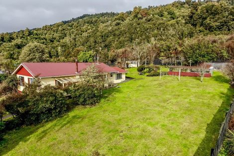 Photo of property in 9 Main Road, Harihari, 7884