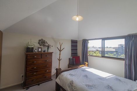 Photo of property in 12 Kamahi Place, Bishopdale, Christchurch, 8051