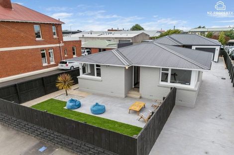 Photo of property in 73 Macandrew Road, South Dunedin, Dunedin, 9012
