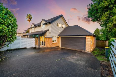 Photo of property in 305 Royal Road, Massey, Auckland, 0614