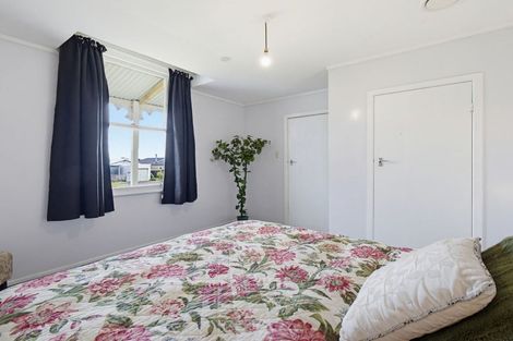 Photo of property in 4 Ashton Terrace, Castlecliff, Whanganui, 4501
