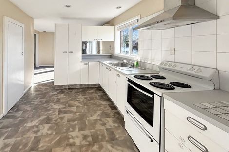 Photo of property in 22 Mappleton Avenue, Burnside, Christchurch, 8053