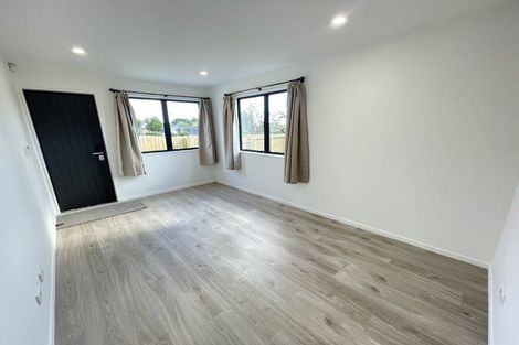 Photo of property in 2/61 East Street, Papakura, 2110