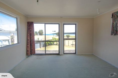 Photo of property in 64 Maunsell Road, Port Waikato, Tuakau, 2695