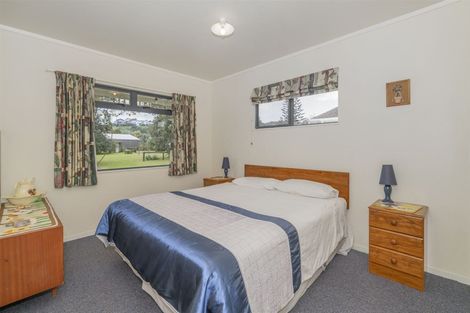 Photo of property in 1 Hardy Place, Cooks Beach, Whitianga, 3591
