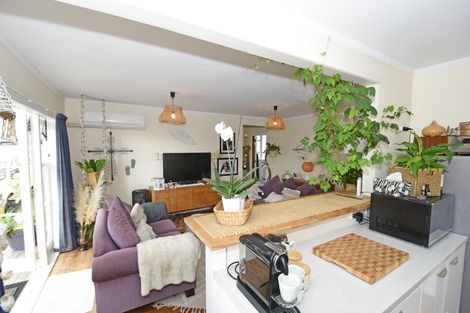 Photo of property in 23 Cumberland Street, Leigh, 0985