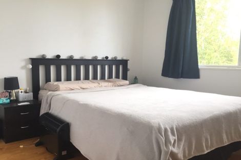 Photo of property in 19 Finlow Drive, Te Atatu South, Auckland, 0610