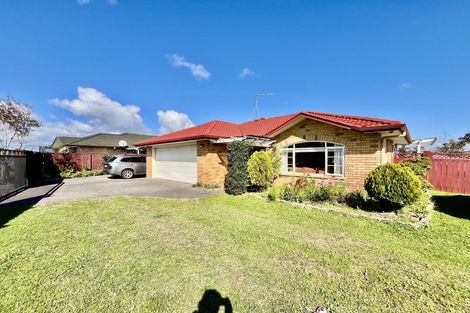 Photo of property in 3 Villino Place, Randwick Park, Auckland, 2105