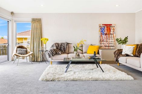 Photo of property in 1 Picasso Drive, West Harbour, Auckland, 0618