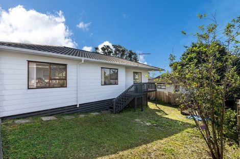 Photo of property in 2/16 Caribbean Drive, Unsworth Heights, Auckland, 0632