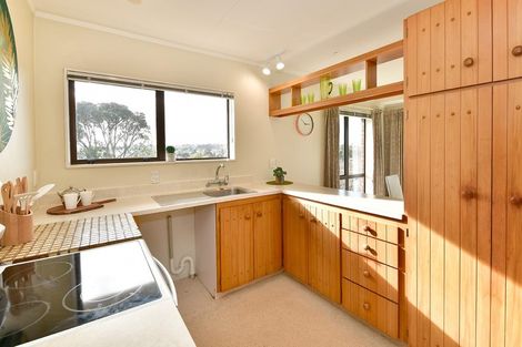 Photo of property in 16 Petrel Place, Massey, Auckland, 0614