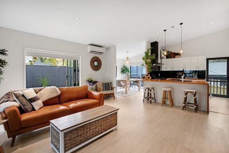 Photo of property in 5a Collingwood Road, Waiuku, 2123