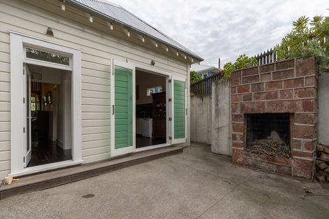 Photo of property in 22 Exeter Street, Lyttelton, 8082