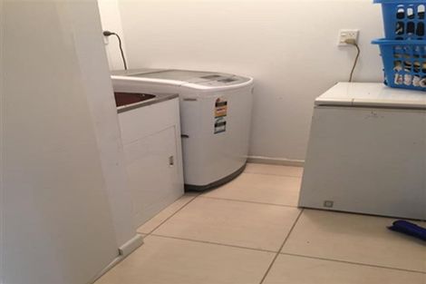 Photo of property in 16 Rollerson Street, Papakura, 2110