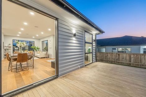 Photo of property in 22 Lewis Younie Road, Kumeu, 0810