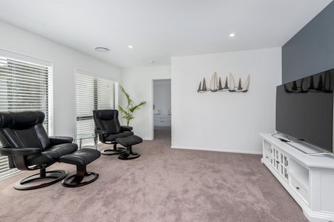 Photo of property in 6a Hostel Access Road, Eastern Beach, Auckland, 2012