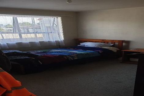 Photo of property in 24 Serwayne Place, Sunnyvale, Auckland, 0612