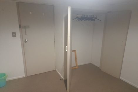 Photo of property in 557 Glenfield Road, Glenfield, Auckland, 0629