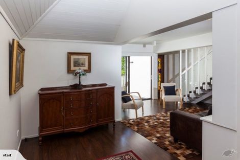 Photo of property in 94b Aikmans Road, Merivale, Christchurch, 8014