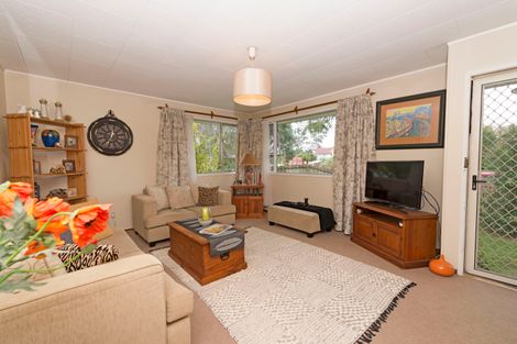 Photo of property in 14 Penfold Place, Henderson, Auckland, 0610