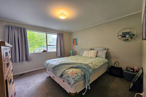Photo of property in 50 Postgate Drive, Whitby, Porirua, 5024