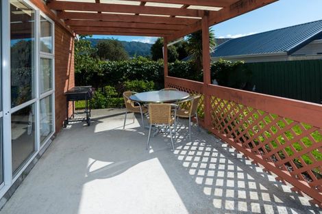 Photo of property in 1b Canterbury Street, Picton, 7220