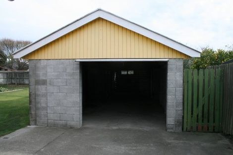 Photo of property in 12 Solway Avenue, Ilam, Christchurch, 8041