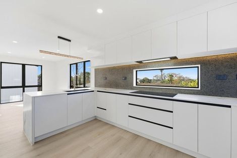 Photo of property in 8 Stanley Avenue, Milford, Auckland, 0620