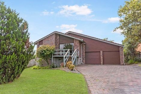 Photo of property in 4 Delisle Place, Windsor Park, Auckland, 0632