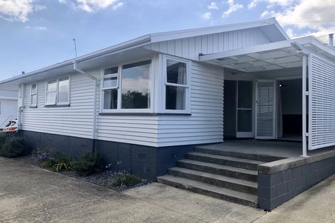 Photo of property in 199 Chivalry Road, Glenfield, Auckland, 0629